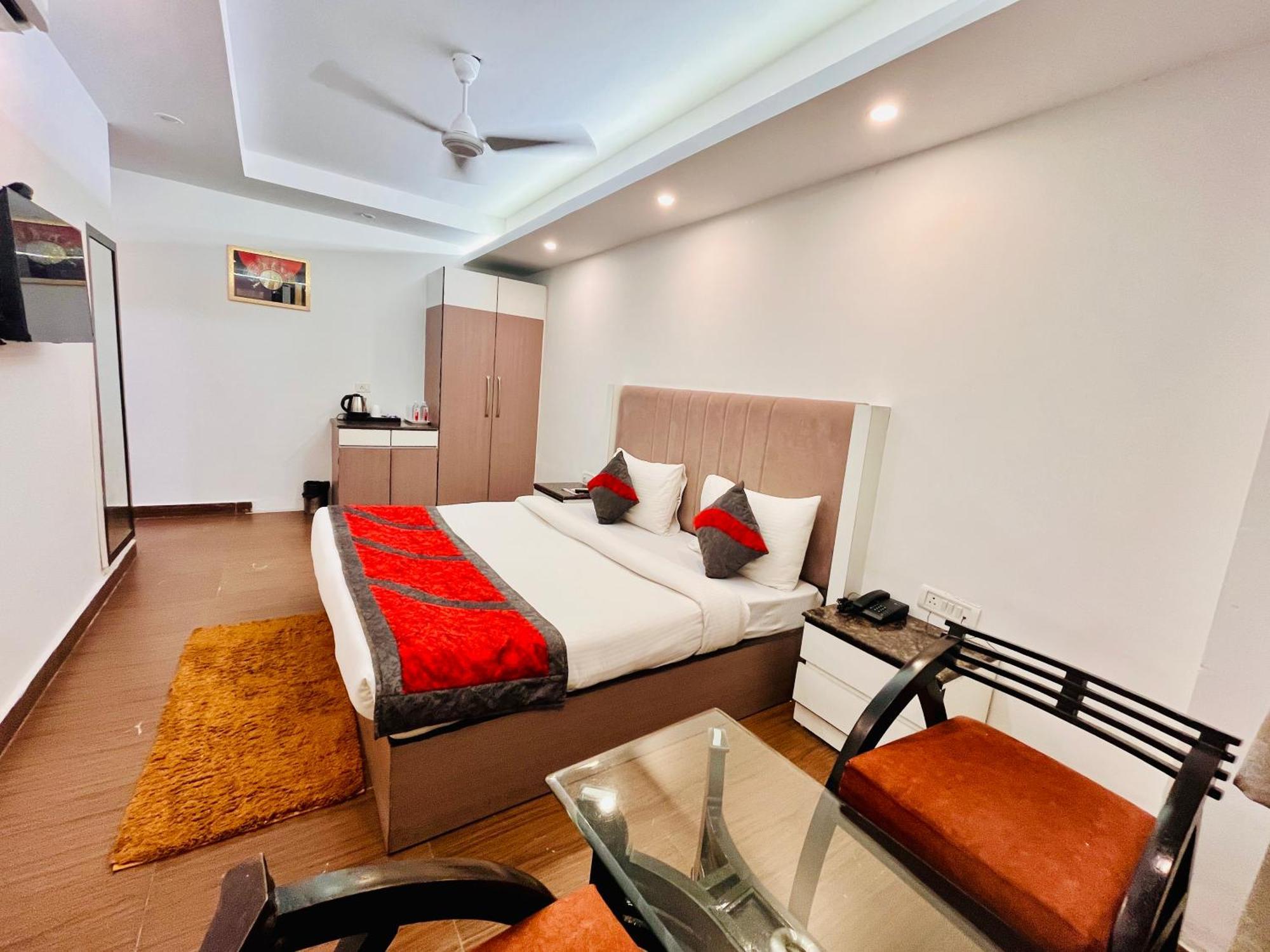 Hotel The Gold Inn - Karol Bagh Delhi מראה חיצוני תמונה