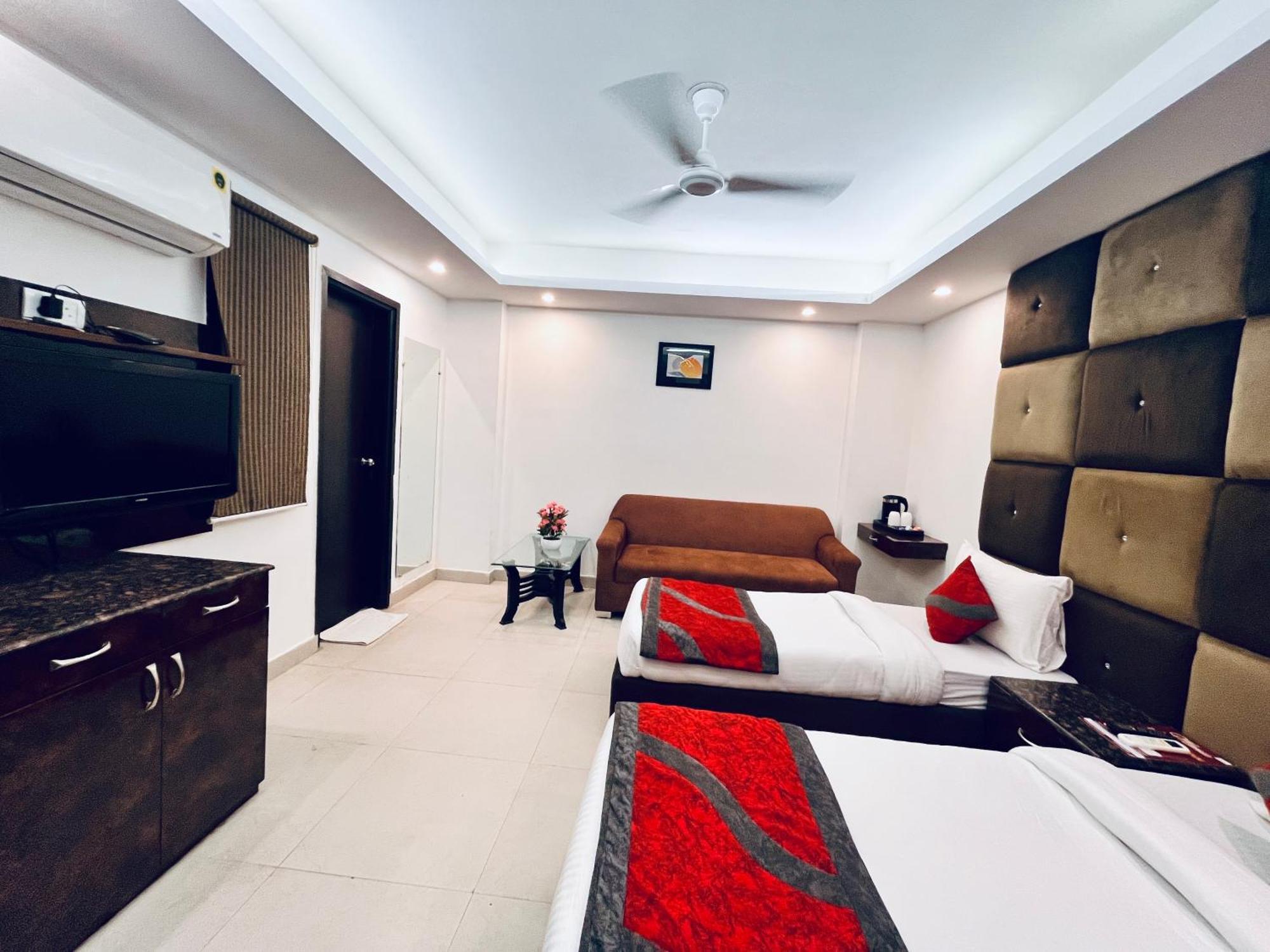 Hotel The Gold Inn - Karol Bagh Delhi מראה חיצוני תמונה
