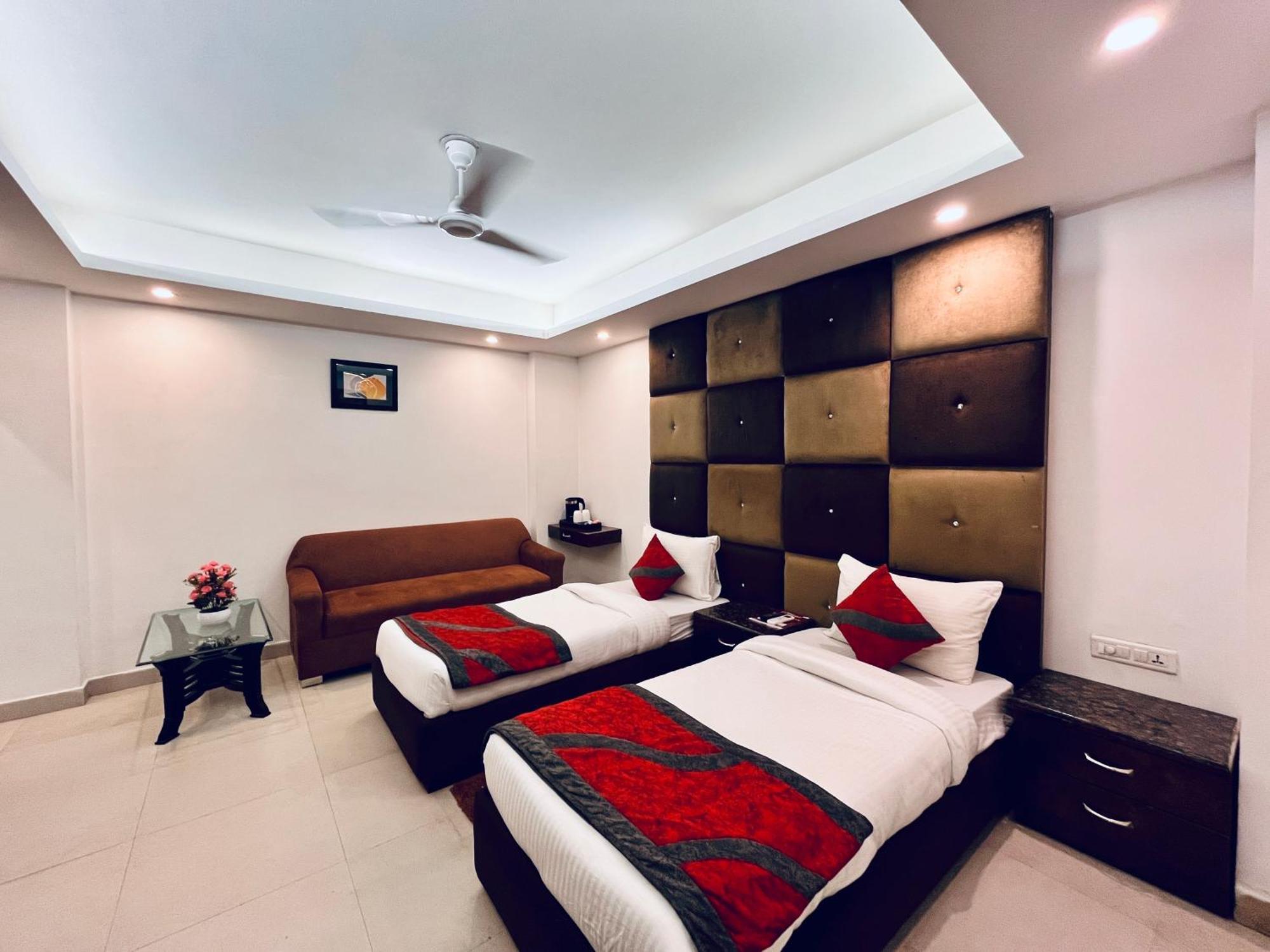 Hotel The Gold Inn - Karol Bagh Delhi מראה חיצוני תמונה
