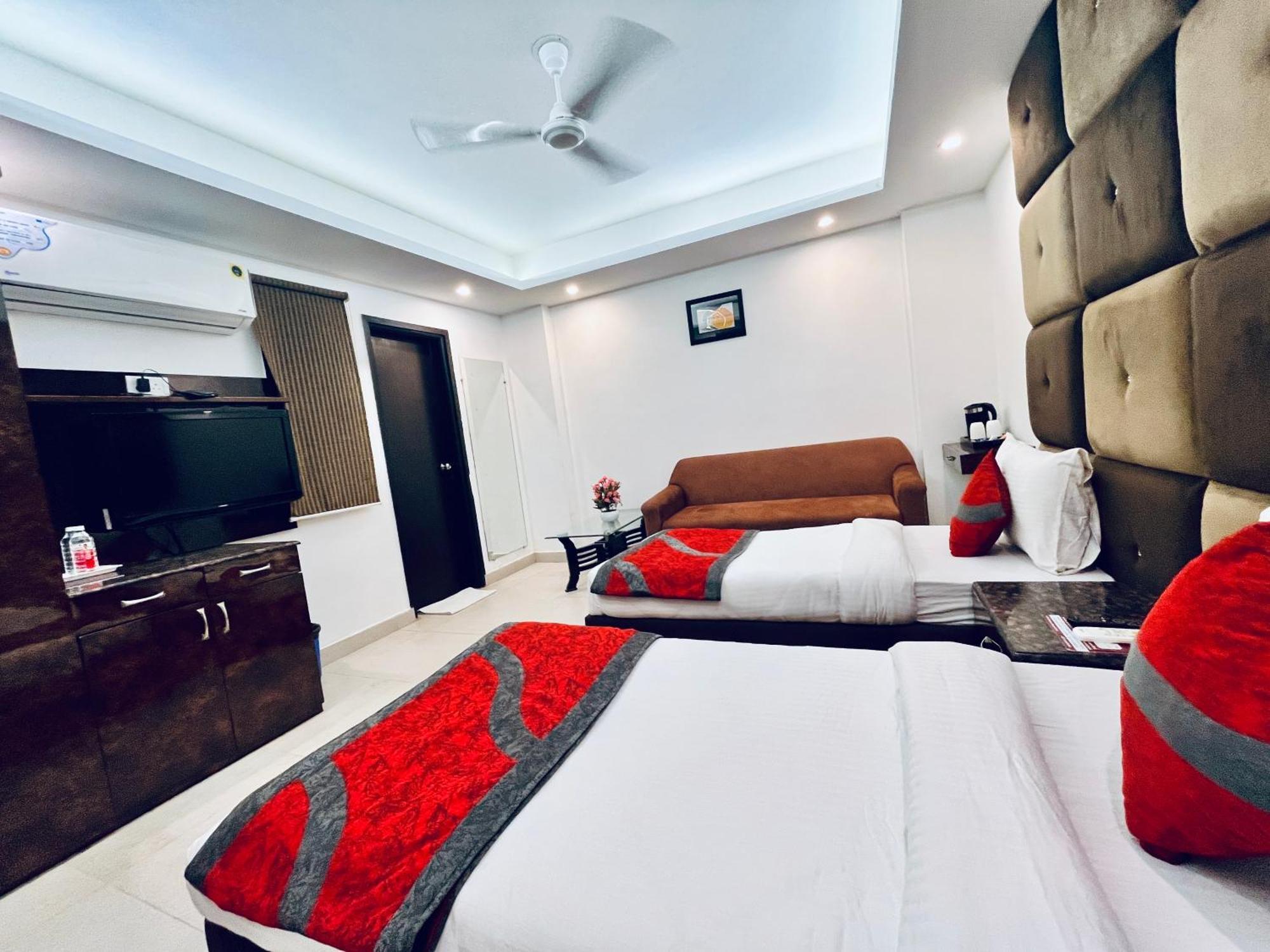 Hotel The Gold Inn - Karol Bagh Delhi מראה חיצוני תמונה
