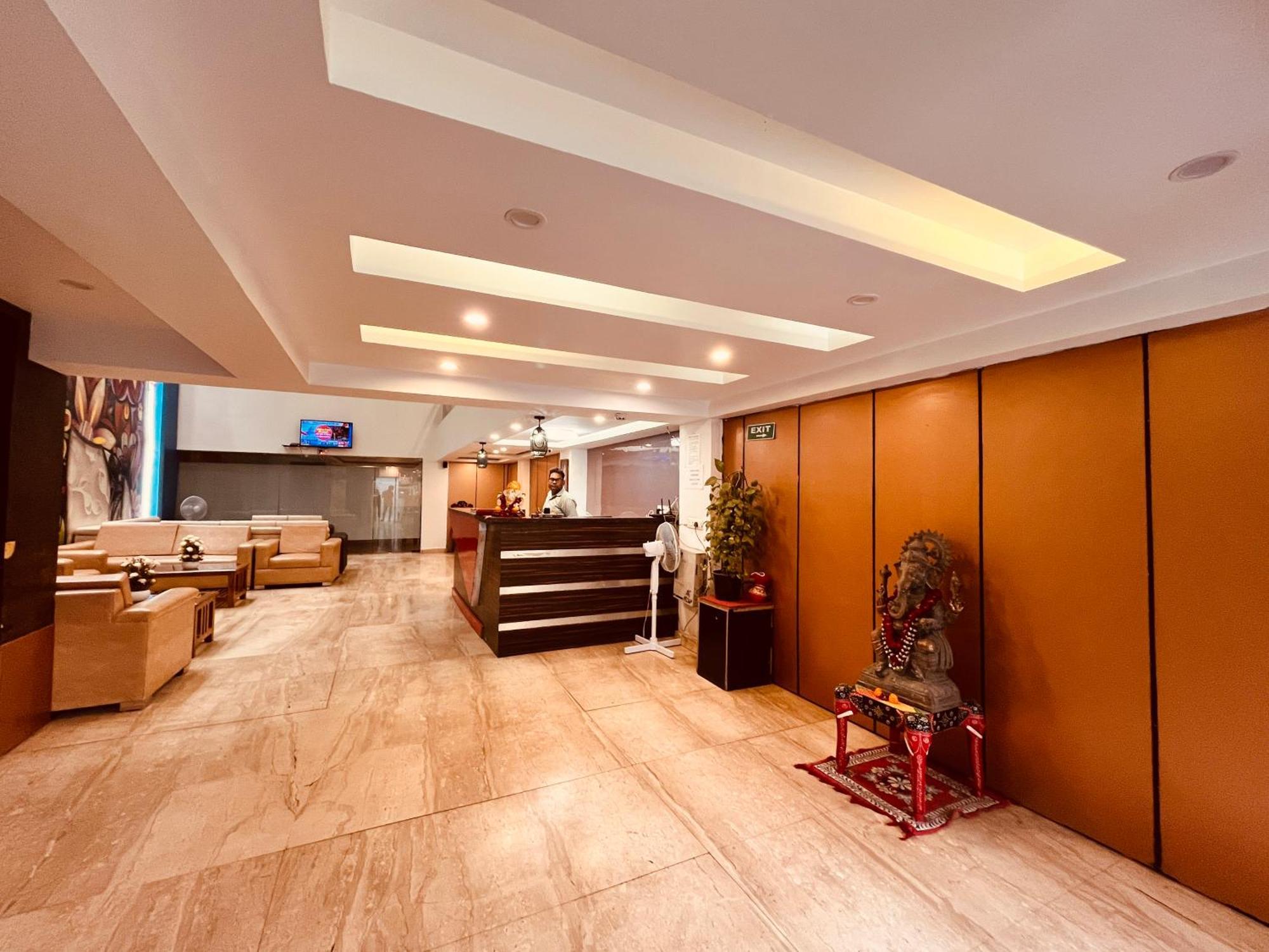 Hotel The Gold Inn - Karol Bagh Delhi מראה חיצוני תמונה